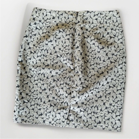 J. Crew Women's No. 2 Pencil Skirt Grey/Black Leaf Pattern Tailored Size 0 - Picture 2 of 8
